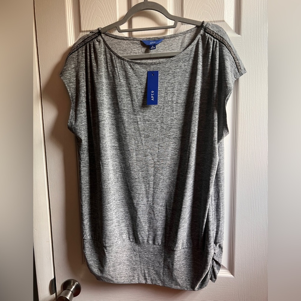 Apt 9 Top
